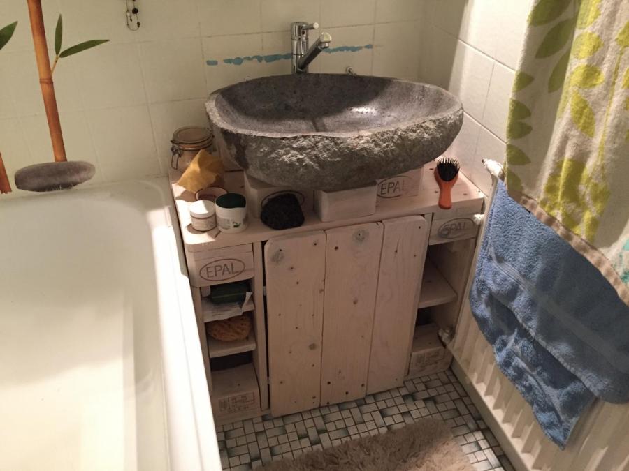 Waschbecken-Unterschrank: Badezimmerschrank Mk.2 aus Palettenholz
